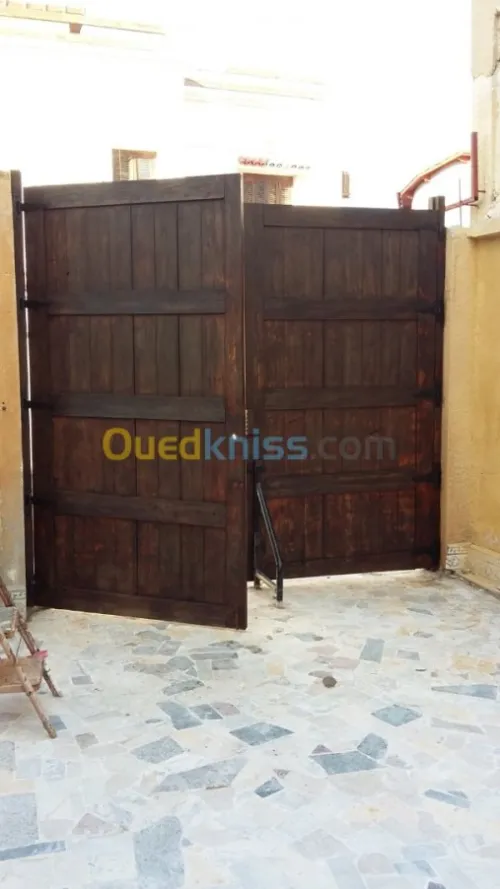 Porte en bois sur mesure 