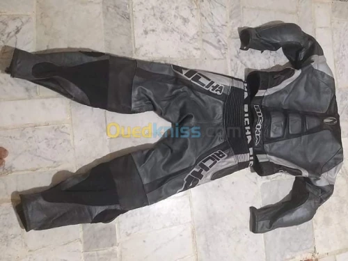 Tenue Pour moto sportive où routière