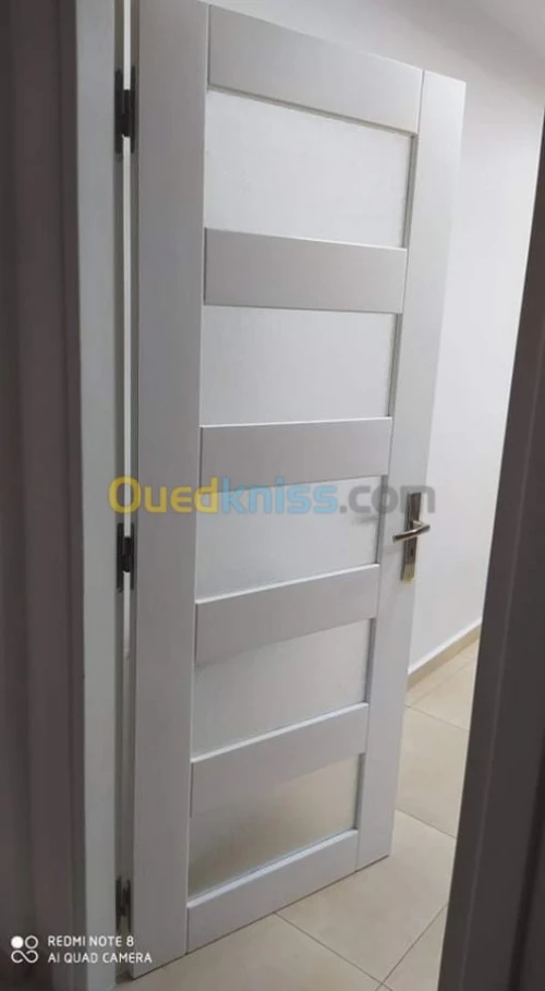 Porte bois rouge blanc 