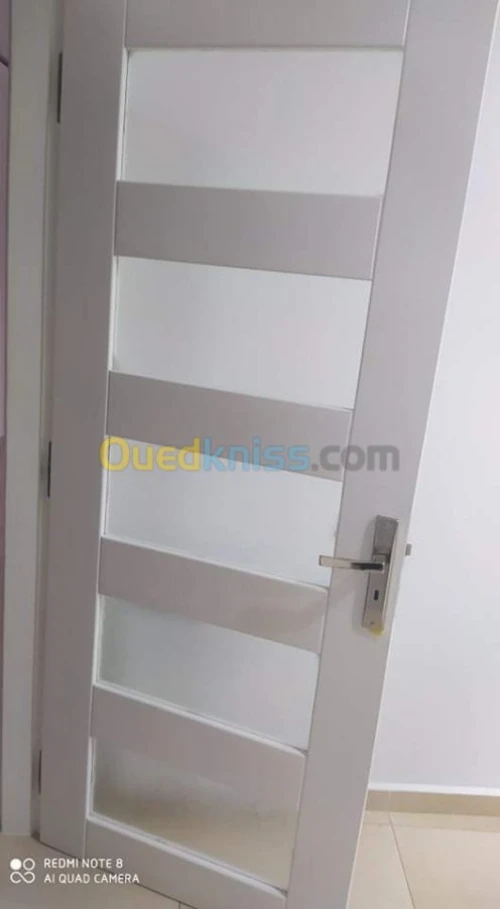 Porte bois rouge blanc 