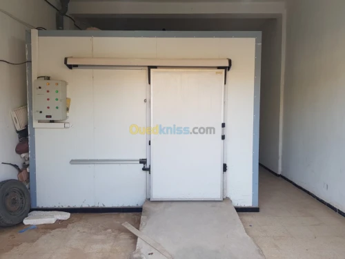 Fabrique de glaçons et glace ecaillée 