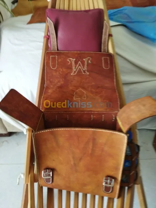 Sacoche latérale pour moto en cuir