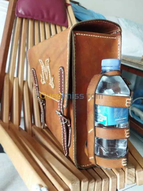 Sacoche latérale pour moto en cuir