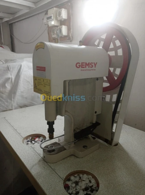 Vend matériels Atelier de confection