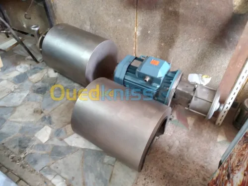POMPE ET CENTRIFUGEUSE 