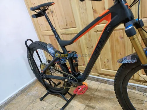 Disponible VTT enduro full carbone