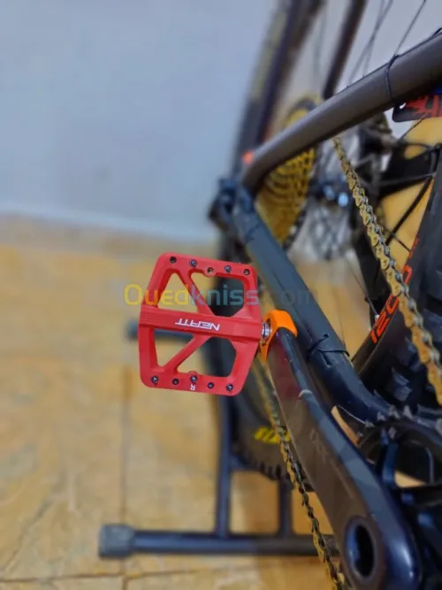 Disponible VTT enduro full carbone