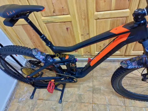 Disponible VTT enduro full carbone