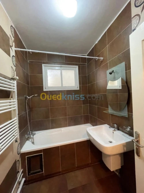 Location Appartement F4 Alger Hydra