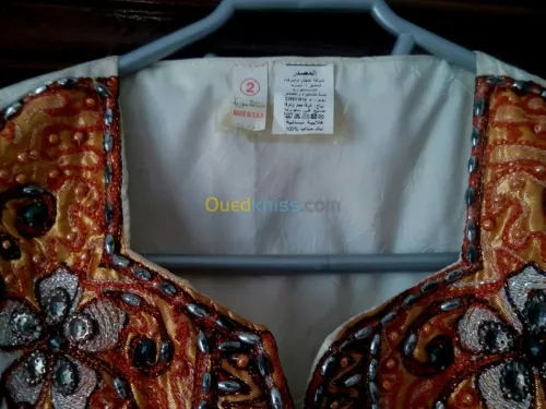 2 robes traditionnelles 