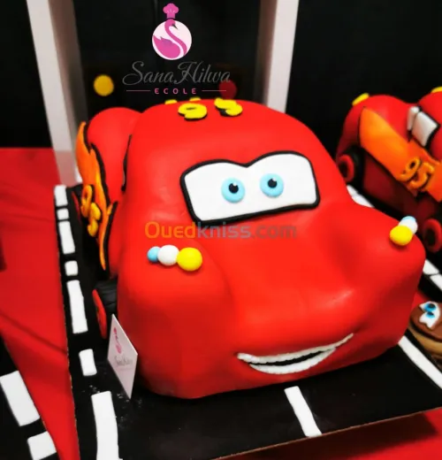 تكوين تزيين الكعك cake design