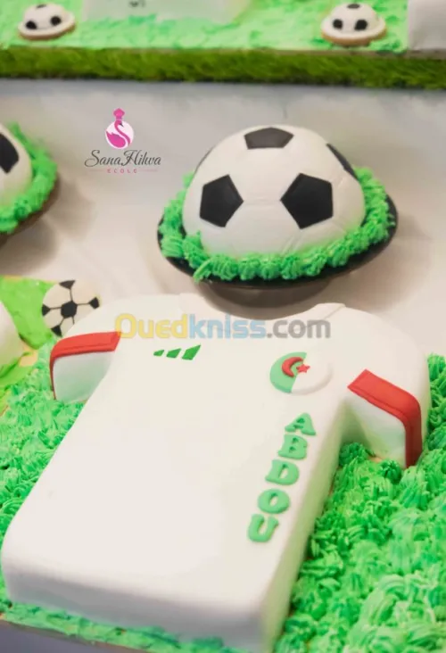 تكوين تزيين الكعك cake design