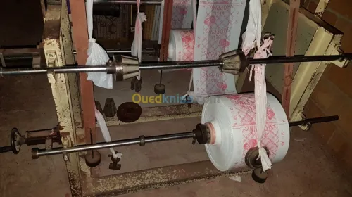 Extrudeuse Venus et soudeuse Parkins