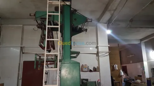 Extrudeuse Venus et soudeuse Parkins