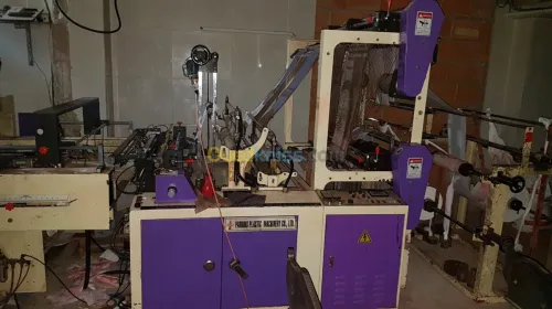 Extrudeuse Venus et soudeuse Parkins