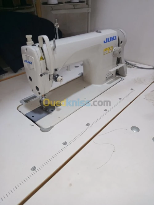 Machine a coudre juki