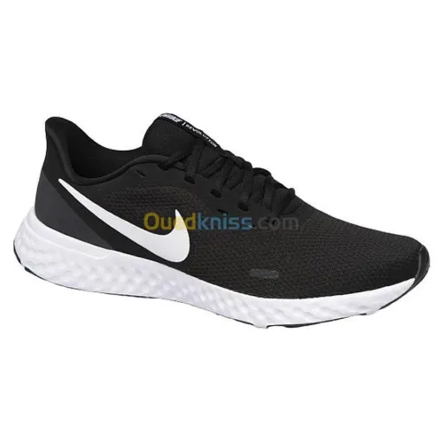 NIKE REVOLUTION