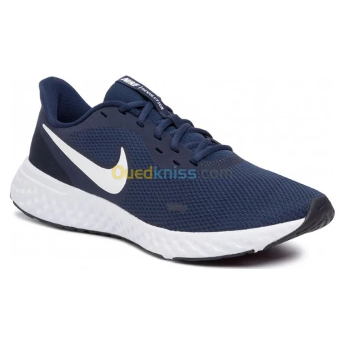 NIKE REVOLUTION