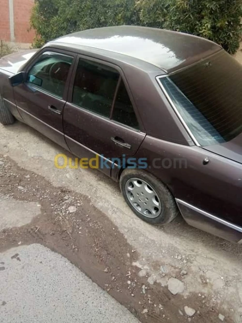 Mercedes Benz D250 1993 