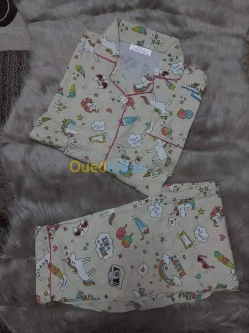 Pyjamas avec bouton