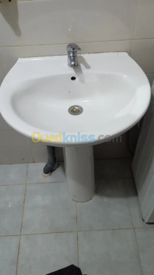 Porte fenêtre et fenêtre et begnoire 