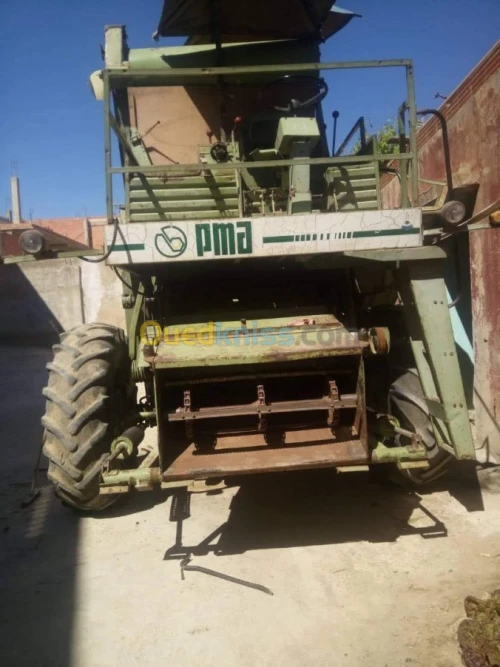 PUMA Moissonneuse batteus