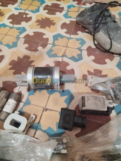 lot de contacteurs état neufs