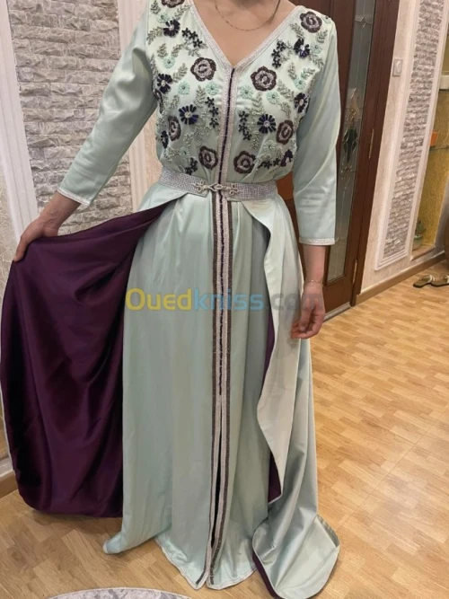 A vendre Caftan et karakou