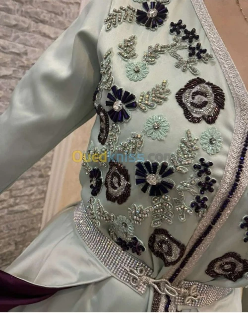 A vendre Caftan et karakou
