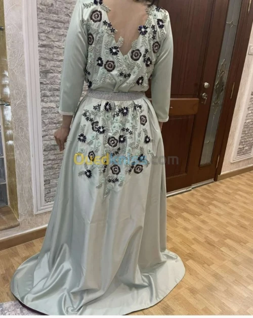 A vendre Caftan et karakou