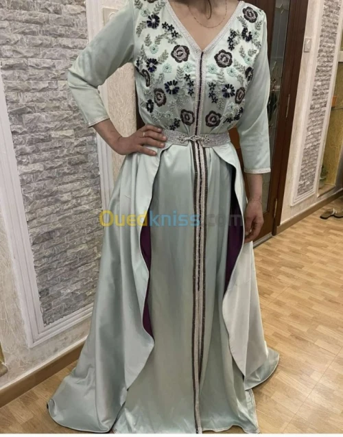 A vendre Caftan et karakou