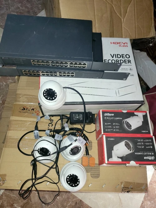 Pack Surveillance COMPLET : 6 Caméras Dahua 4MP + DVR 16 Canaux 4K + Switch 24D + Accessoires 