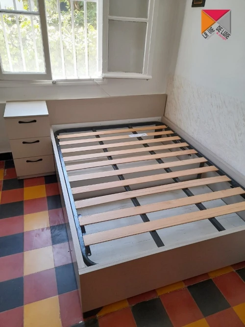 Chambre a coucher aménagée sur mesure      ****     Bien être utile      ****