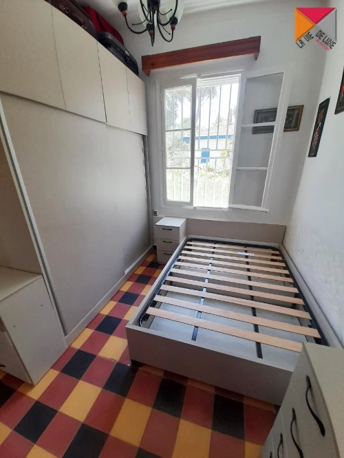 Chambre a coucher aménagée sur mesure      ****     Bien être utile      ****