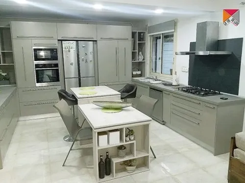 Cuisines Modernes    *****  Haut de Gamme  *****