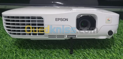  Epson Epson EB-S10 - Projecteur 3LCD - portable - 2600 lumens - SVGA (800 x 600) - 4:3 4 1 avis