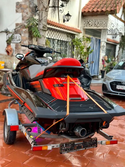 Jet ski