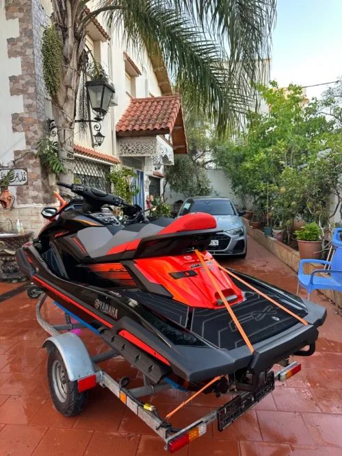 Jet ski