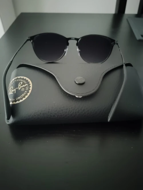 Lunette de soleil Ray-Ban noir