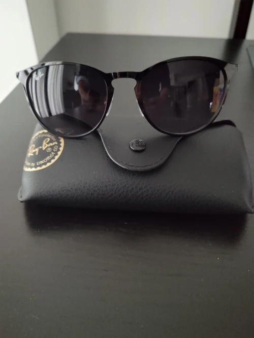 Lunette de soleil Ray-Ban noir