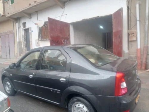 Logan Dacia 2012 00