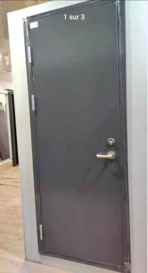 La pose des portes coupe feu et porte d entrée 