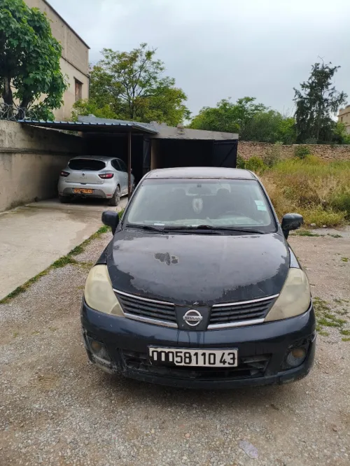 Nissan Tiida 5 portes 2010 Tiida 5 portes
