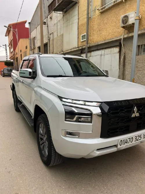 Mitsubishi L200 2025 