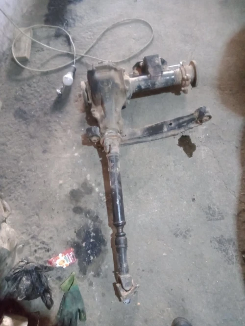 Pont w cardan Nissan hardbody بون وكاردة نيسان هاربودي