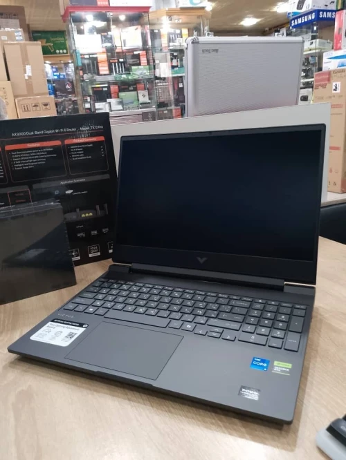 Laptop HP VICTUS i5-13em_16GO_SSD 512GB_VGA_15.6"