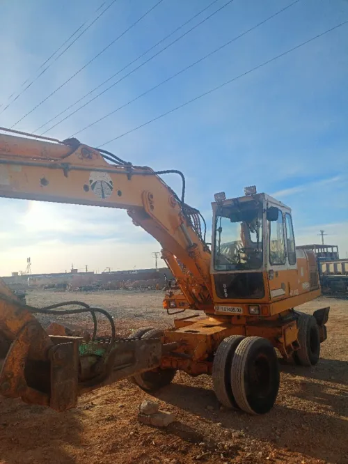Liebherr 912 1989