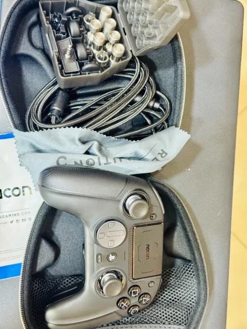 Nacon Révolution 5 PRO