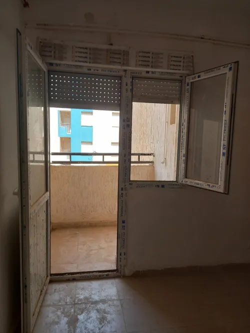 Vente de 02 portes fenêtre et un placard