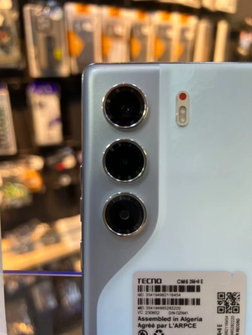 Tecno CAMON 40 256Gb + Cadeau